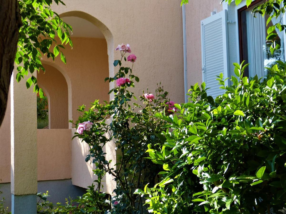 Apartmani Milena Barbat na Rabu ภายนอก รูปภาพ