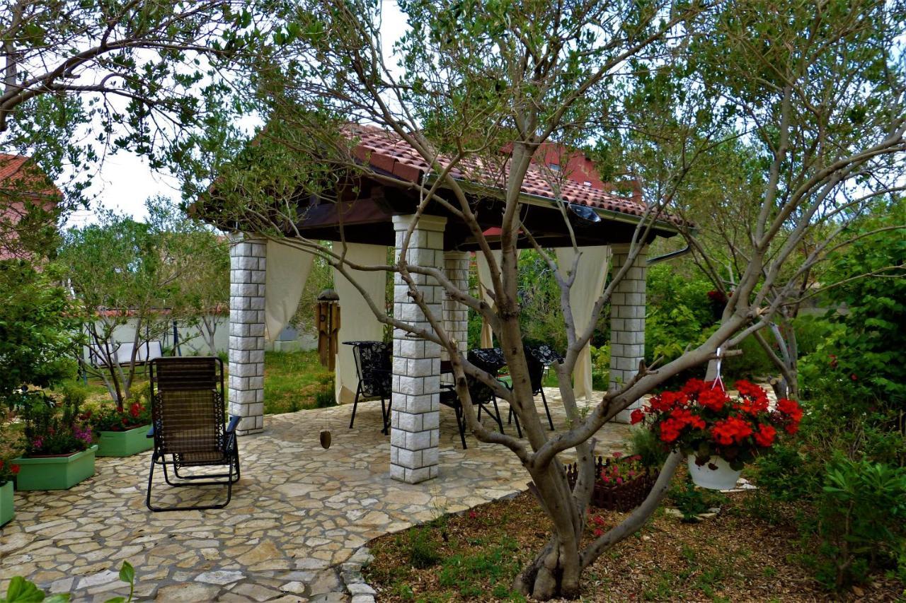 Apartmani Milena Barbat na Rabu ภายนอก รูปภาพ