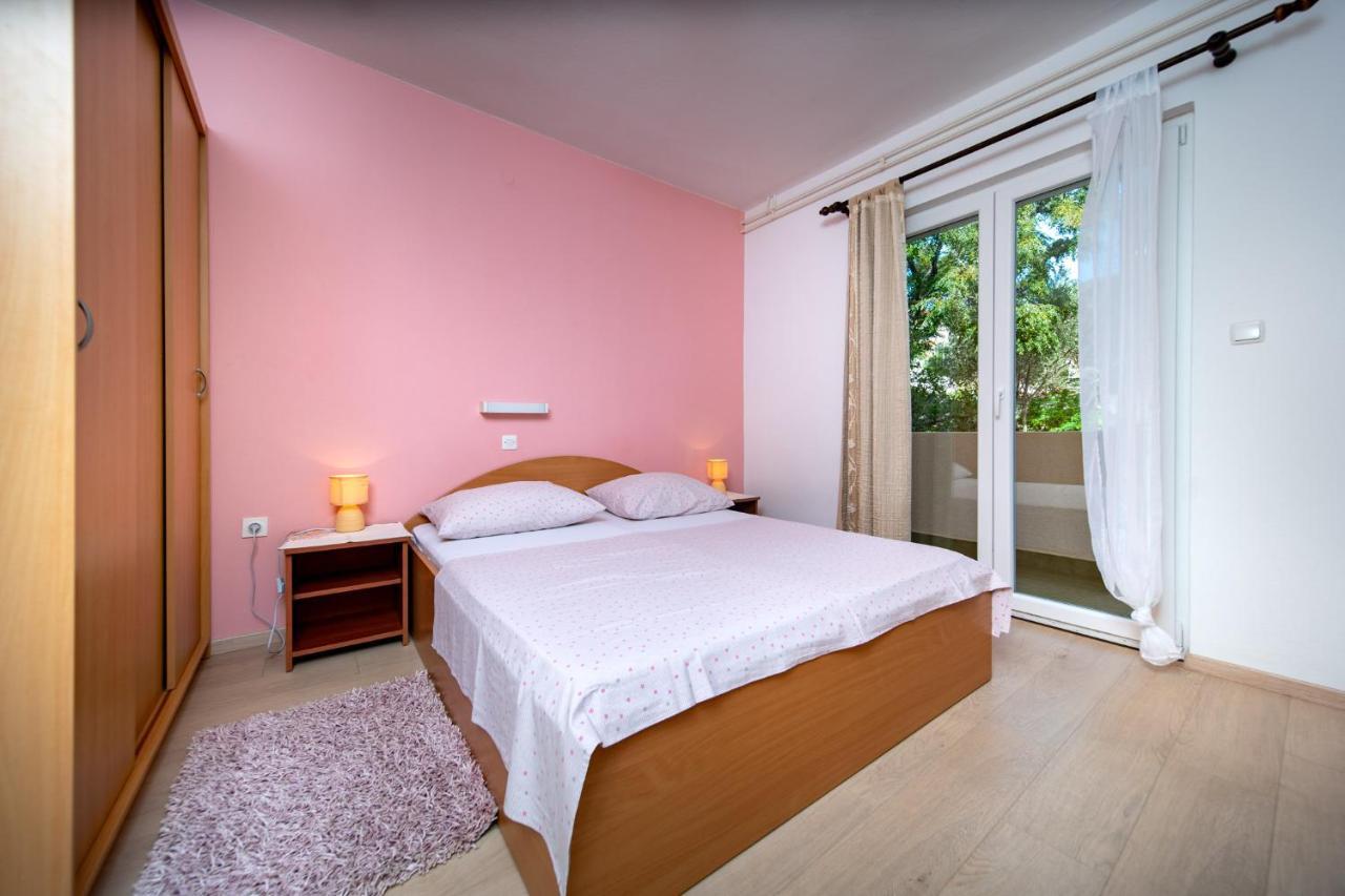 Apartmani Milena Barbat na Rabu ภายนอก รูปภาพ