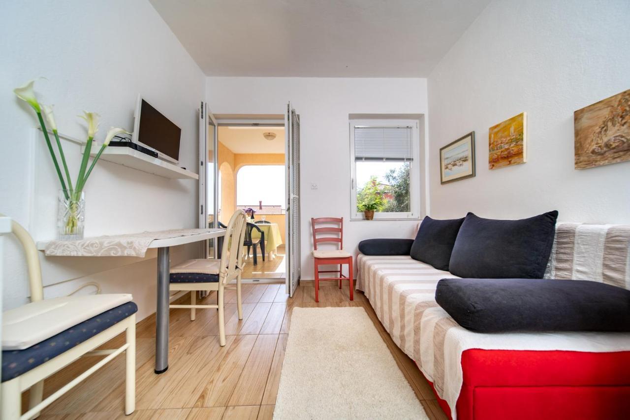 Apartmani Milena Barbat na Rabu ภายนอก รูปภาพ