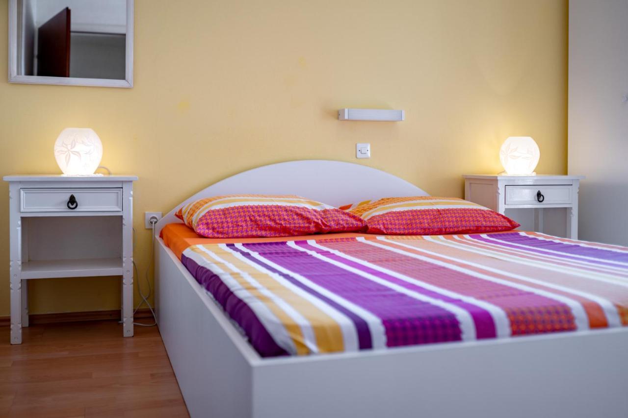 Apartmani Milena Barbat na Rabu ภายนอก รูปภาพ