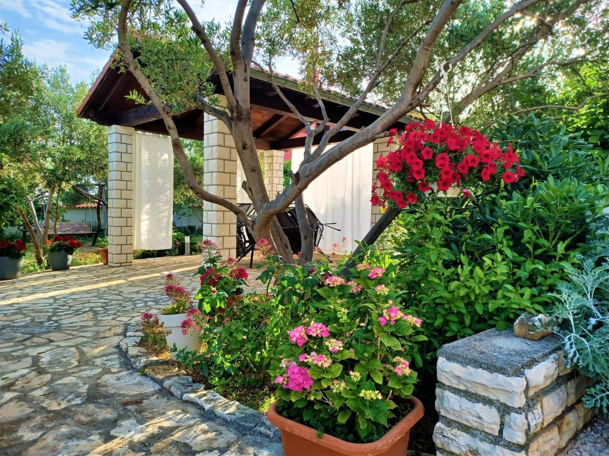 Apartmani Milena Barbat na Rabu ภายนอก รูปภาพ