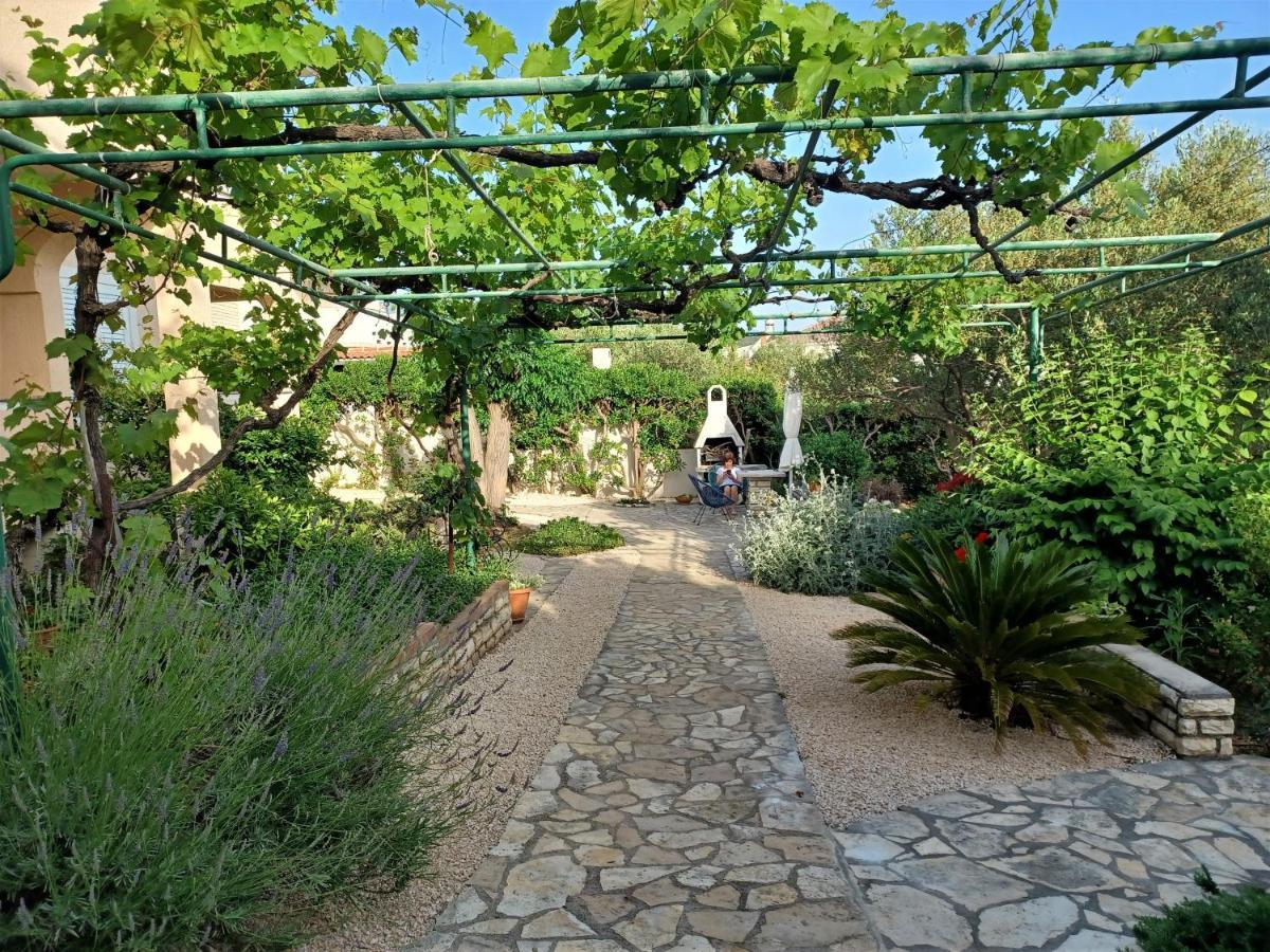 Apartmani Milena Barbat na Rabu ภายนอก รูปภาพ